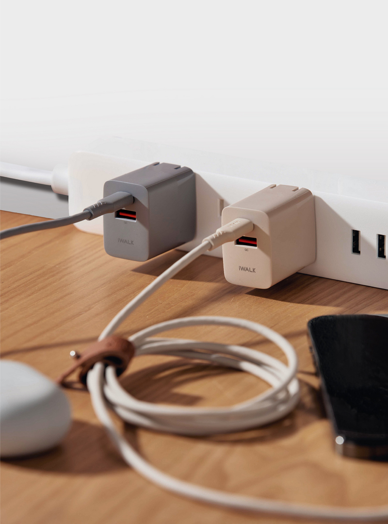 iWALK 30W方塊酥閃充快充頭