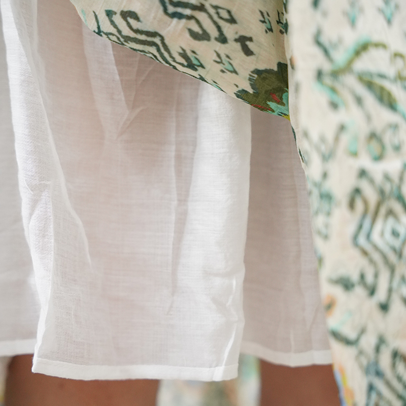 有內襯，雙層不怕透膚尷尬