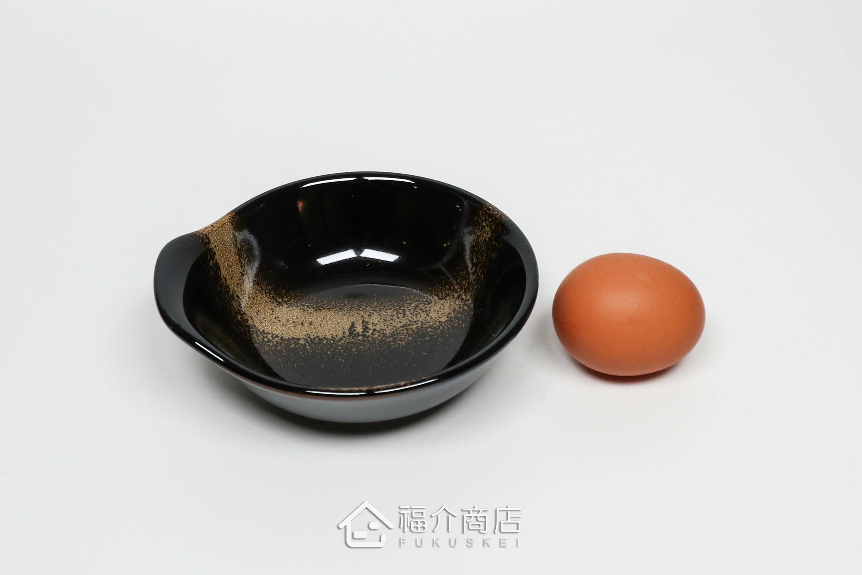 陶碗也可當作碟子食器，盛裝火鍋配菜或醬料享用