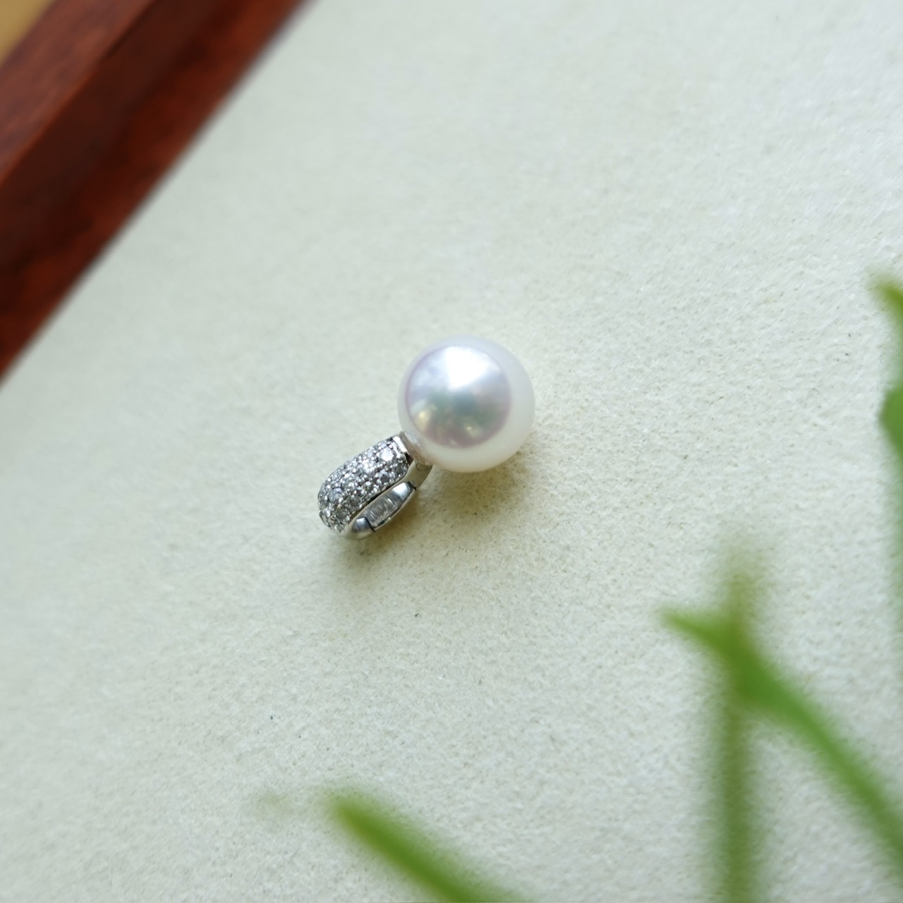 頂級鏡面系列 - 18K金天Akoya珍珠鑽石開口吊墜