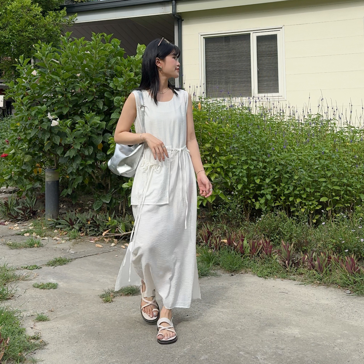 R22Rayon單側設計口袋抽繩波紋滑料背心長洋(白)