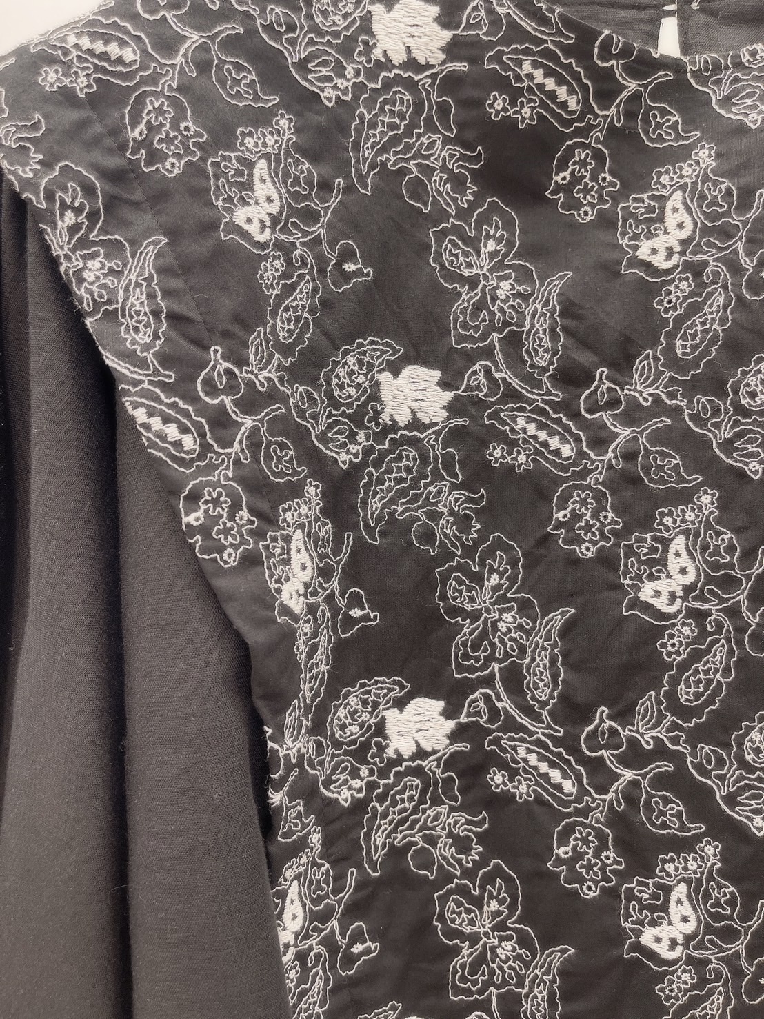 刺繡七分袖上衣