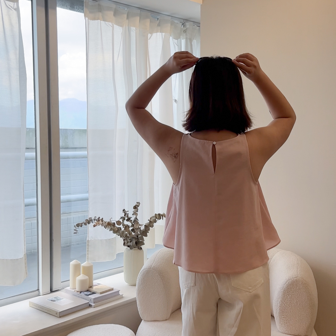 R51PINK微削肩骨感女人味超涼背心