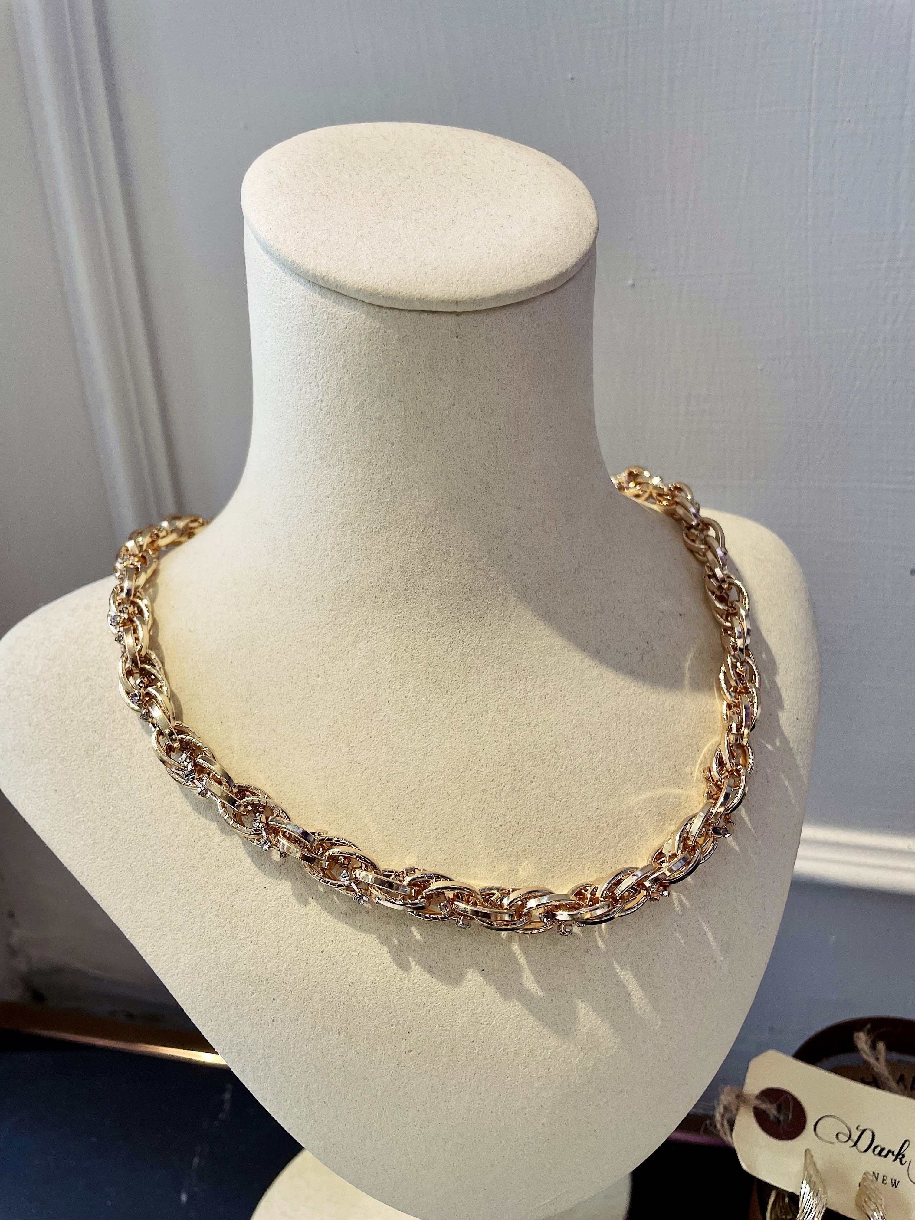 Lux Gold金色鏈飾水鑽短項錬