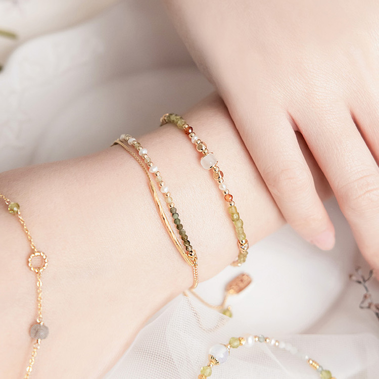 八月誕生石 • 小雛菊 • 深藏心底的愛 – 月光橄欖石 – 手鍊