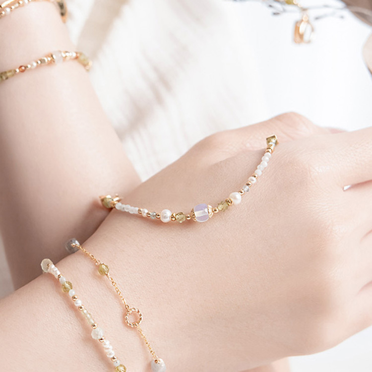 八月誕生石 • 鬱金香 • 失去的愛 – 蛋白橄欖石 – 手鍊