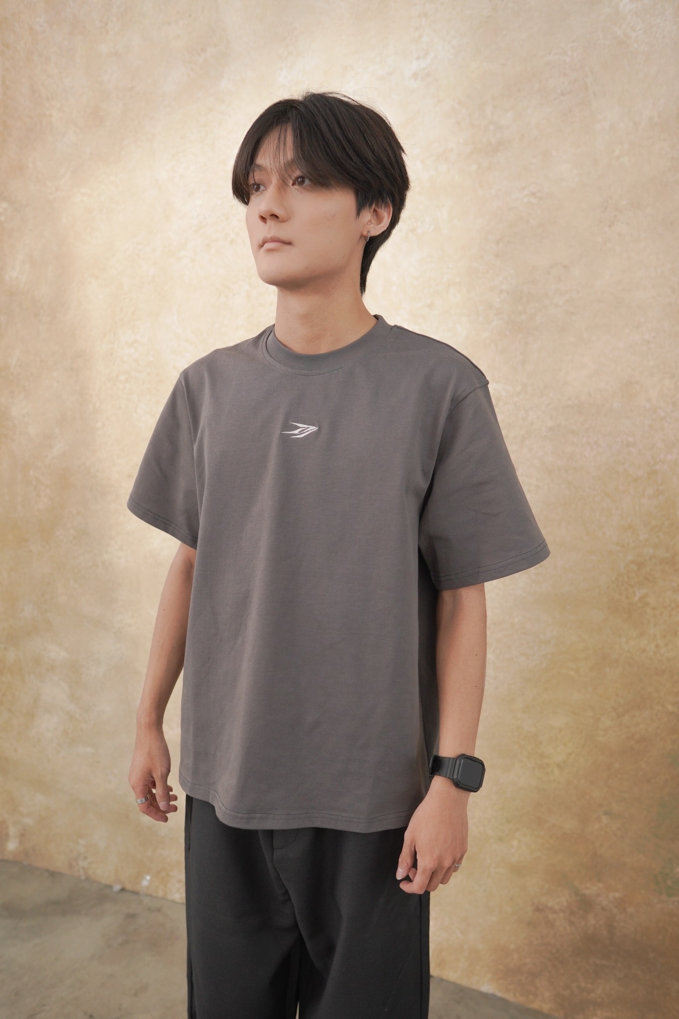 <快速出貨>WBI 基本款小LOGO 短袖上衣 胡桃色