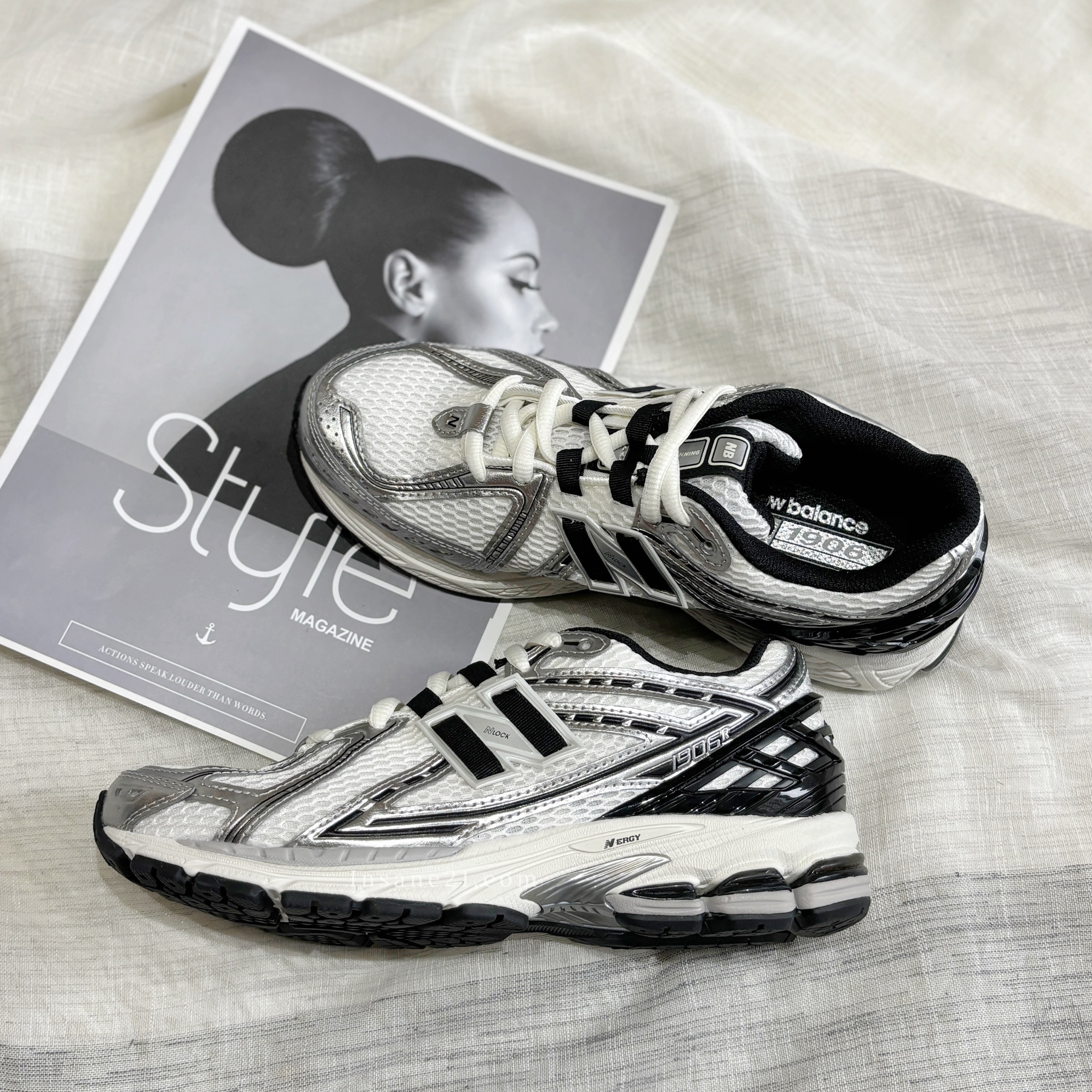 NEW BALANCE 1906R 復古 Y2K 奶油 黑銀 IU同款 慢跑鞋 男女 M1906RER