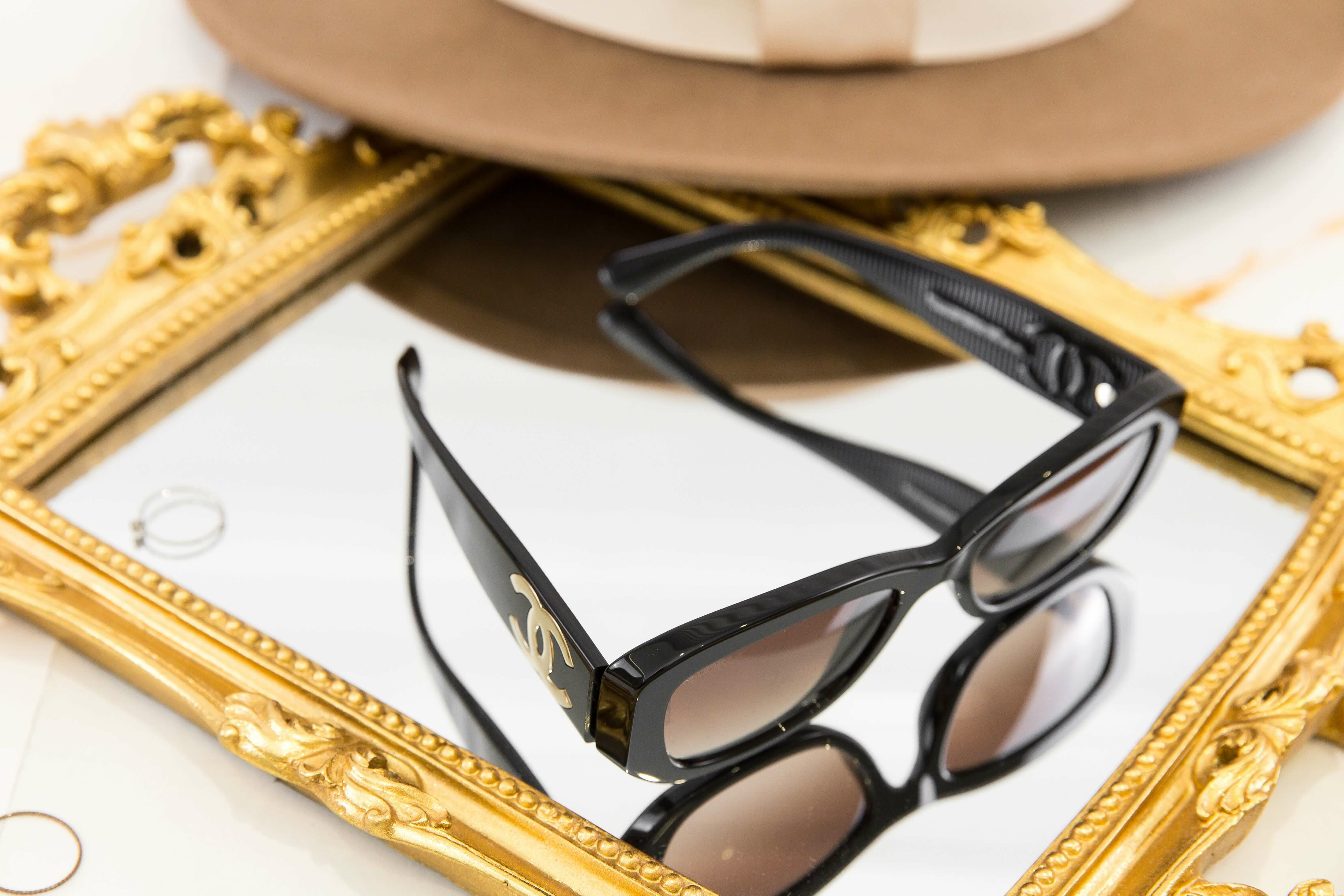 Chanel Rectangle Sunglasses 黑色方框咖啡色漸層鏡片側邊金色CC太陽眼鏡-Charline Boutique 精品代購