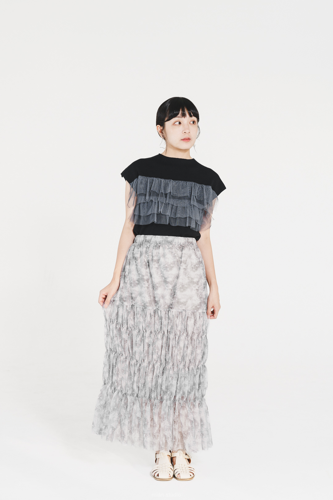 寫在雲朵裡！層層薄紗針織衫(三色-淺灰)