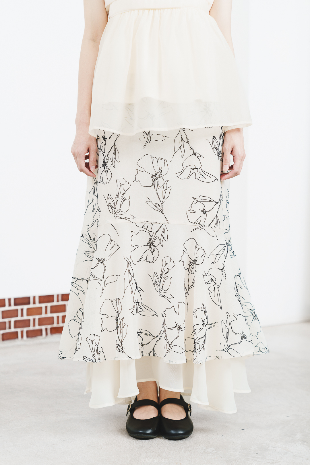 花海中漫遊！層次提花美人魚裙(兩色-象牙白)