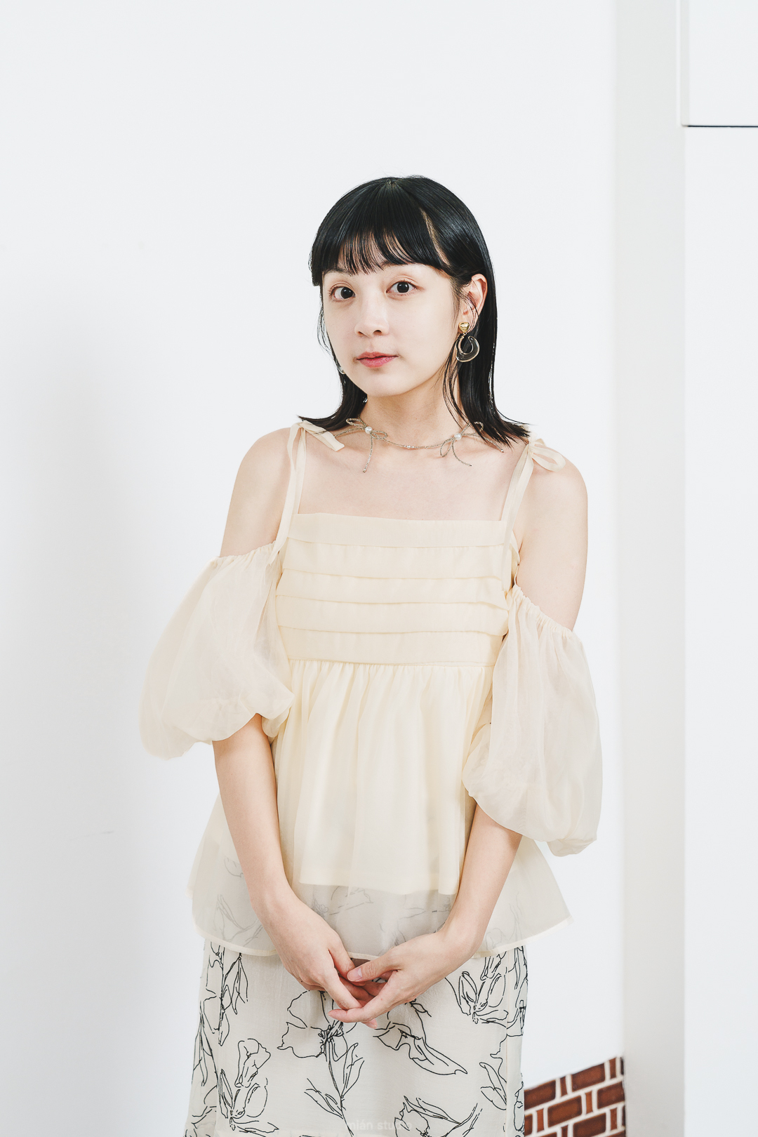 精靈童話集！3way氣球袖吊帶上衣(兩色-象牙)