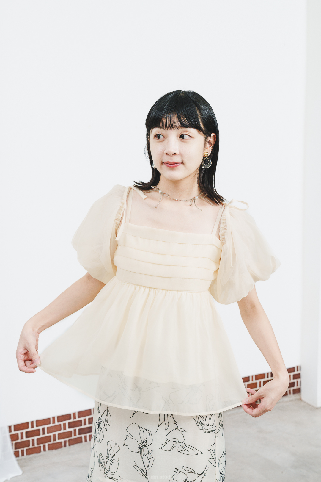 精靈童話集！3way氣球袖吊帶上衣(兩色-象牙)