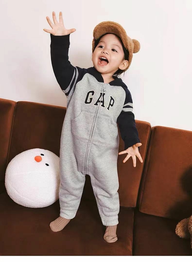 廠單 gap 外出爬服