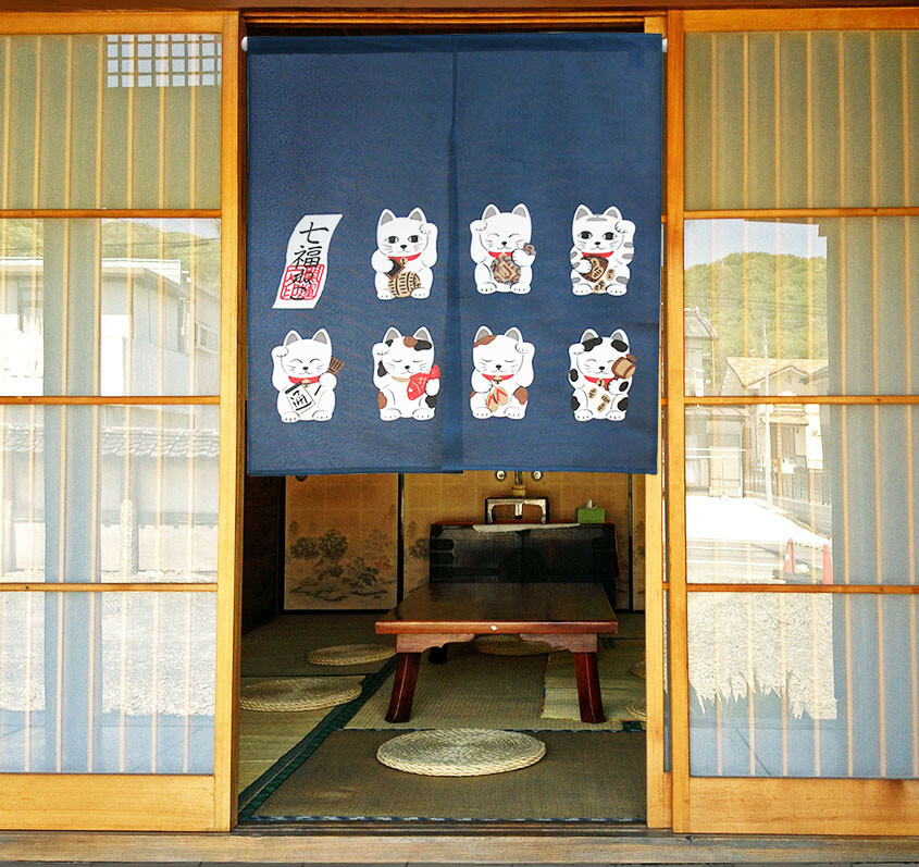 七福貓 長暖簾 門簾（此為聚酯材質） 90cm｜日本製 のれん工房