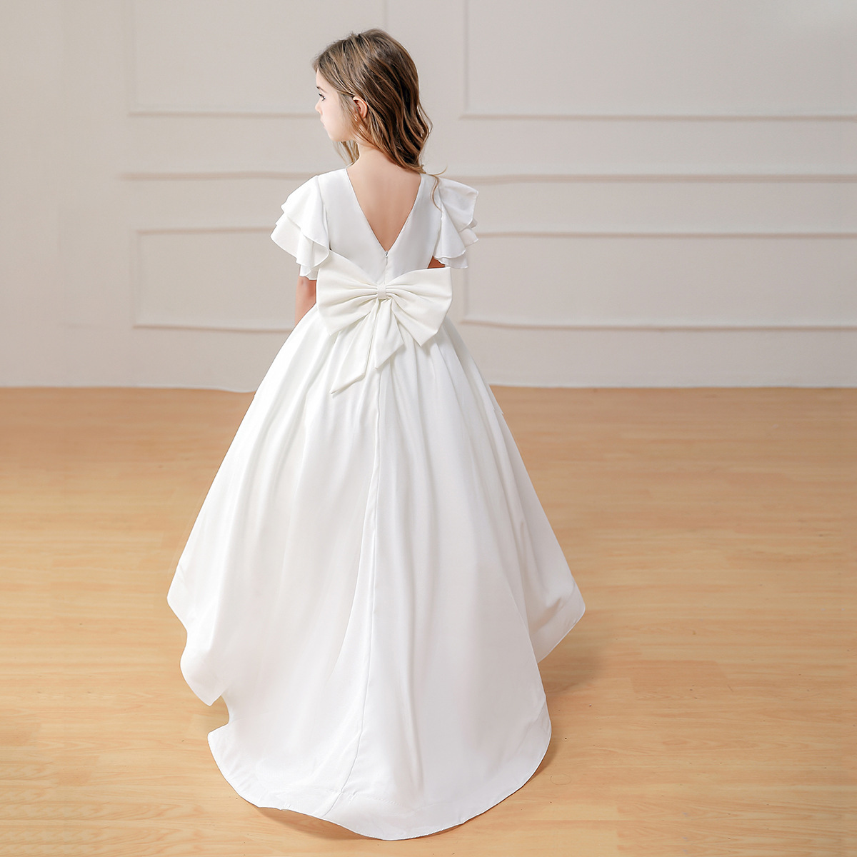 大拖尾露背蝴蝶結禮服