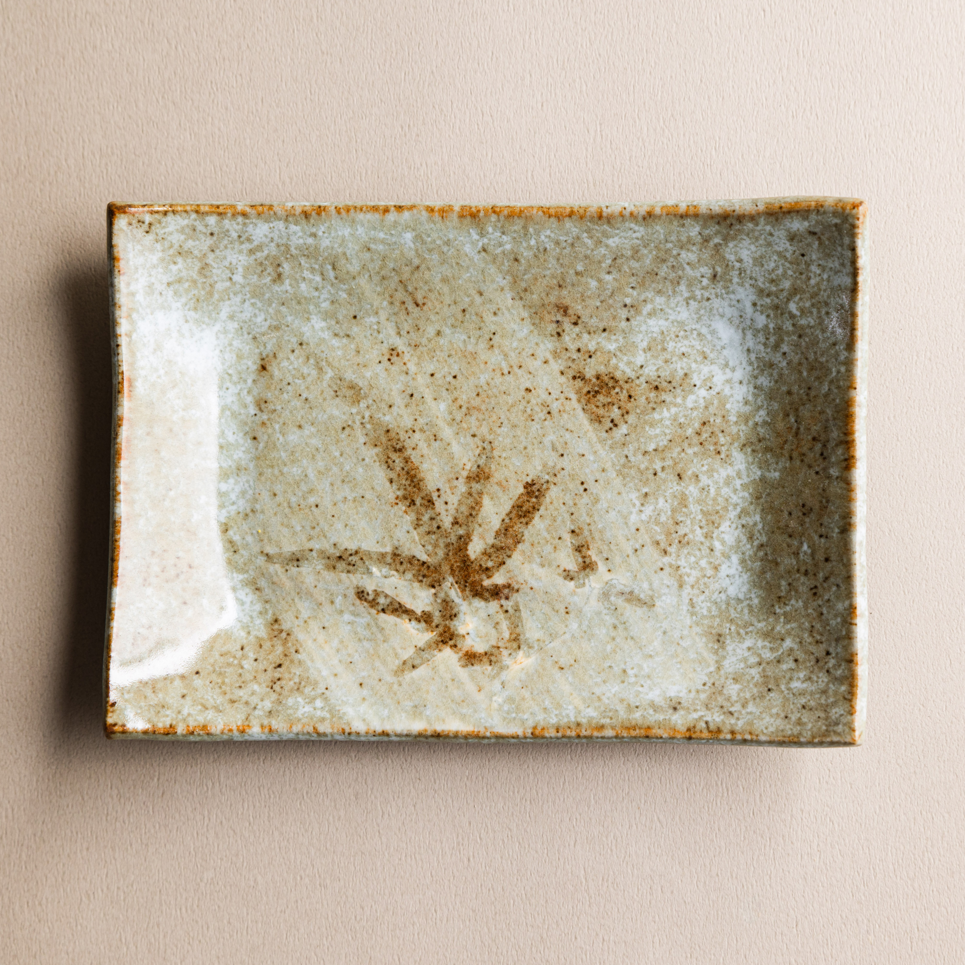 【寶來陶】拓葉紋承皿(中)