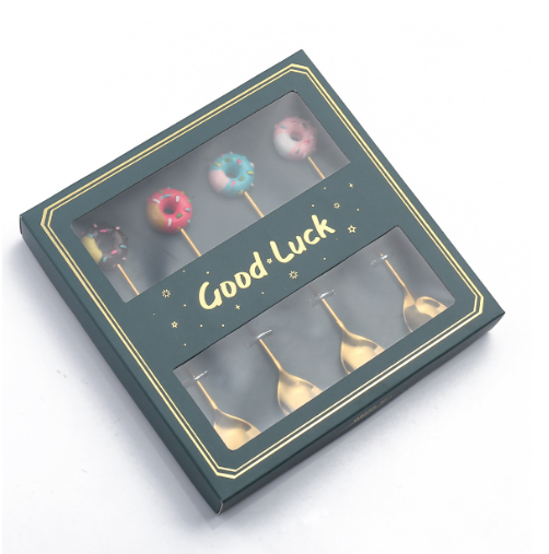 The popular Q golden fork and spoon tableware gift set of four (donut gold spoon + small green box 430)