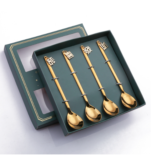 Hotly recommended Q gold fork and spoon tableware gift set of four (gongxifacai gold spoon + small green box 304)
