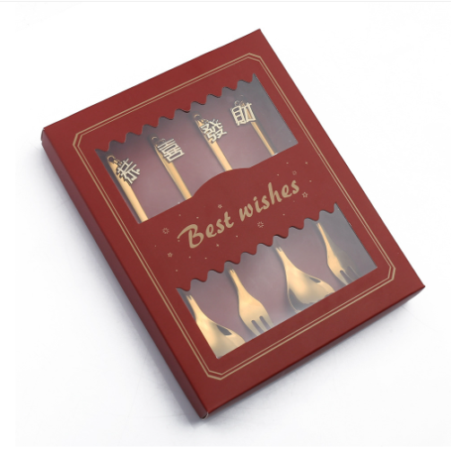 Hotly recommended Q gold fork and spoon tableware gift set of four (gongxifacai gold spoon and fork + medium red box 410)