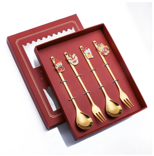 Hotly recommended Q golden fork and spoon tableware gift set of four (lion dance golden spoon and fork + medium red box 410)