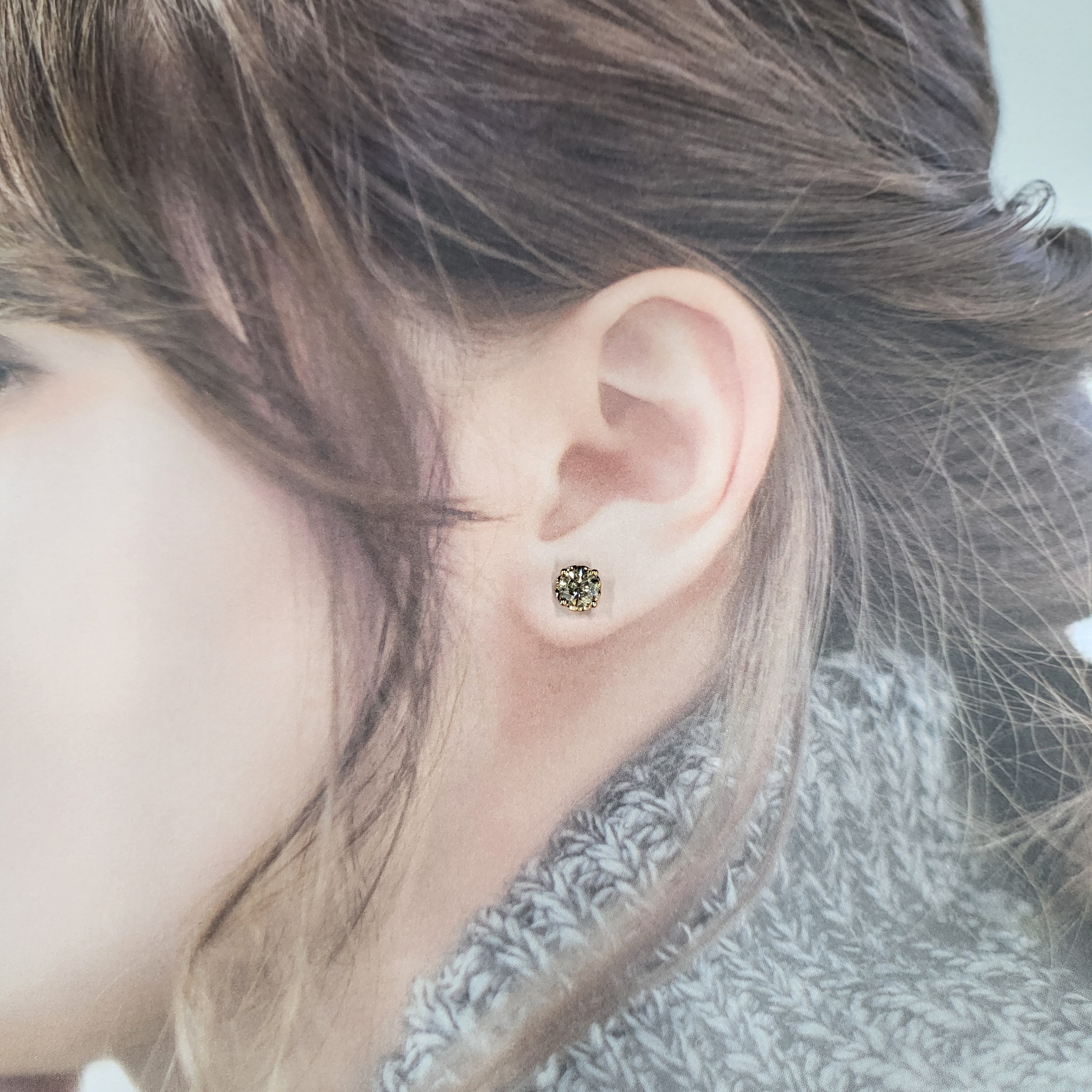 全新18K玫瑰金【主石1卡47份香檳色鑽石】耳環