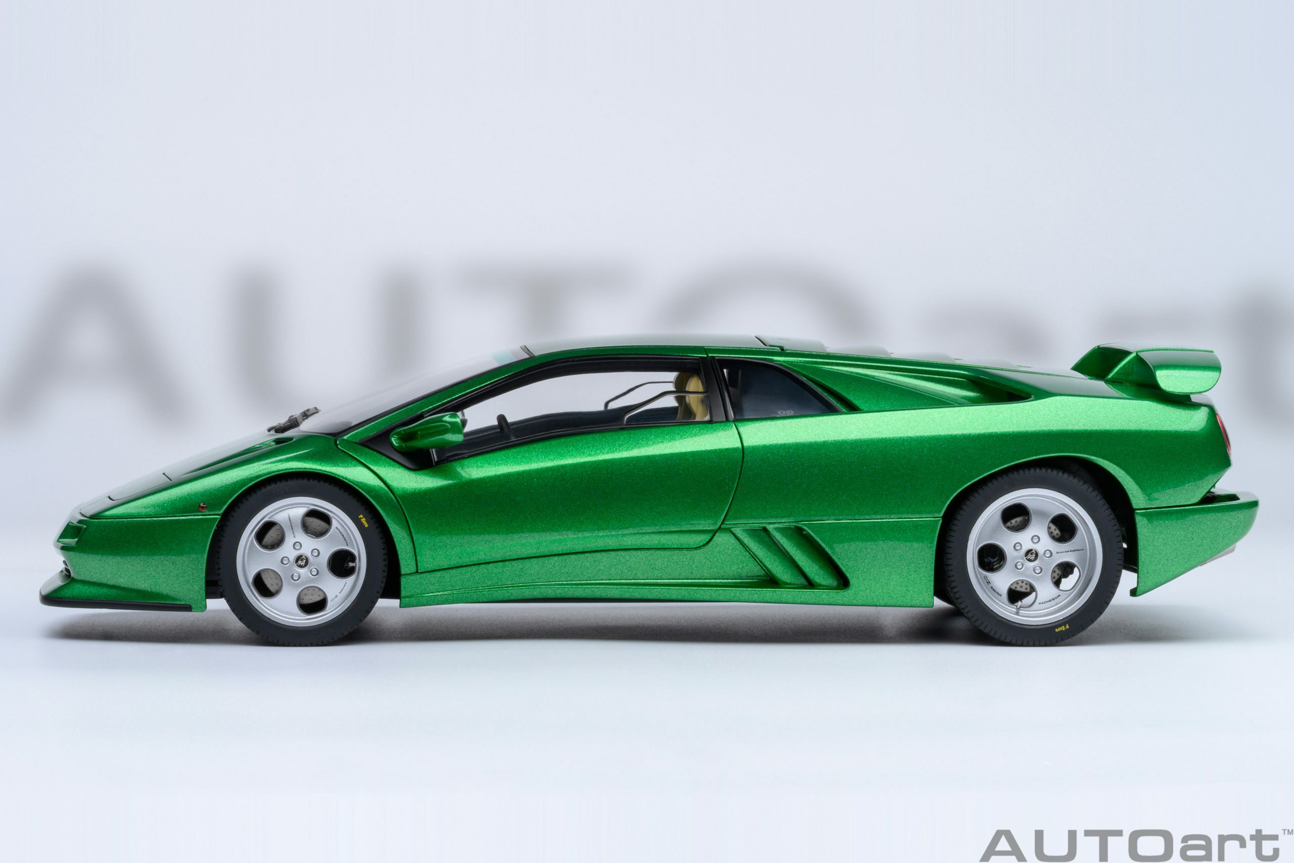 1/18 AUTOART Lamborghini Diablo SE 30th Anniversary Edition (Verde Mic) (79150)