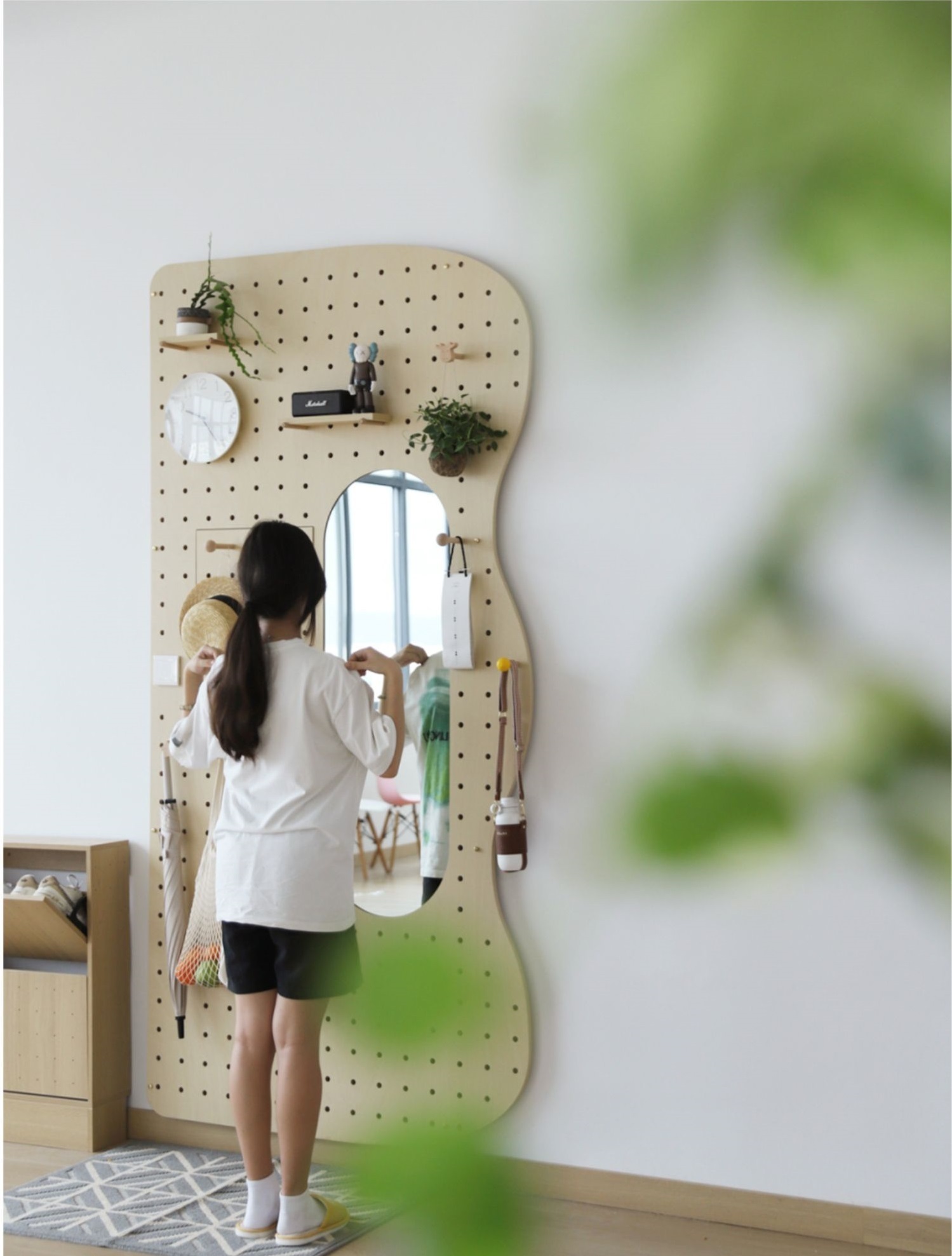 小木良品 洞洞板玄關穿衣鏡一體牆面樺木掛板置物架