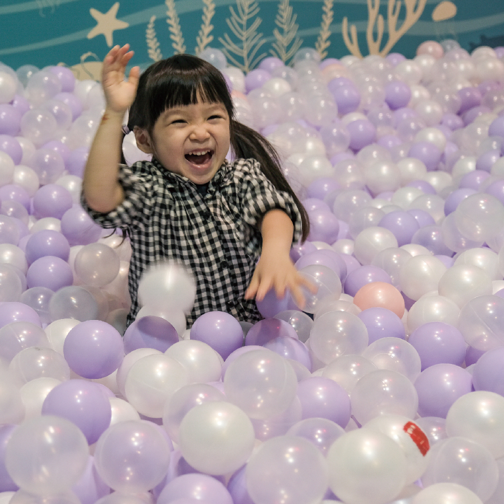 奇幻島 糖果小鎮 百萬大球池
