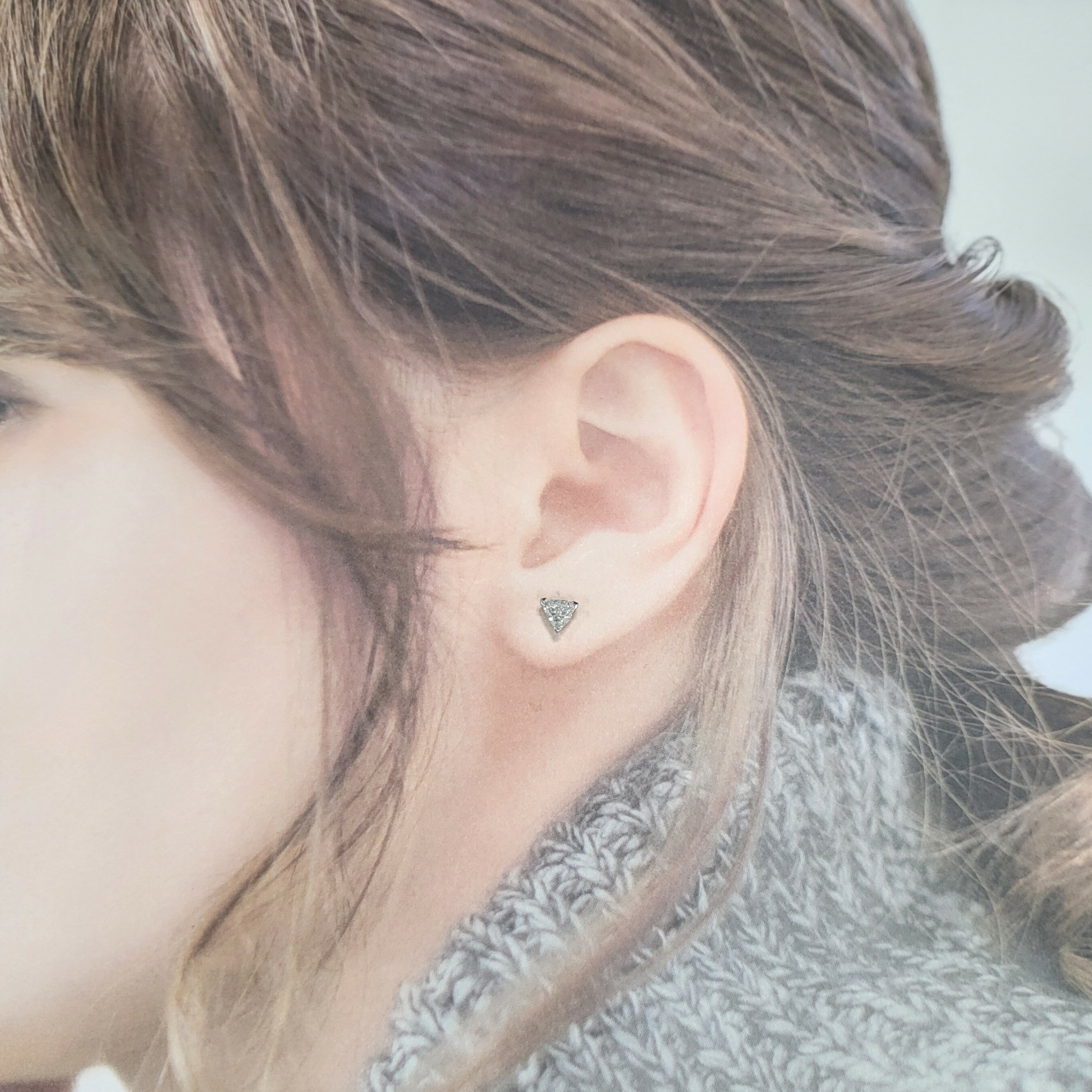 全新18K白金【主石75份三角形鑽石】耳環