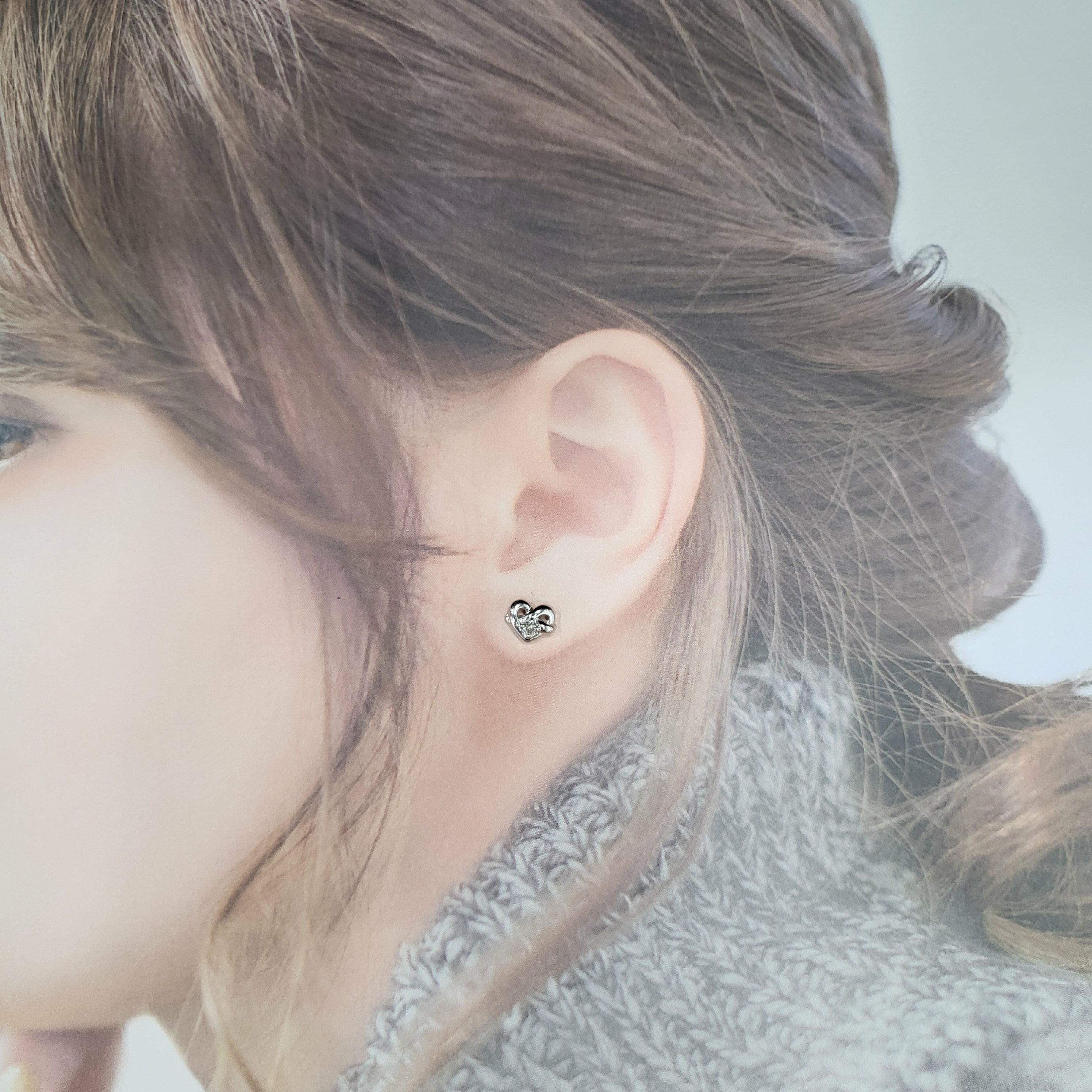 18K White Gold 0.08ct Diamond Earrings