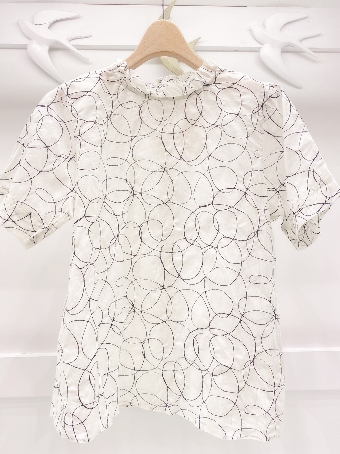 弧線荷領短袖上衣