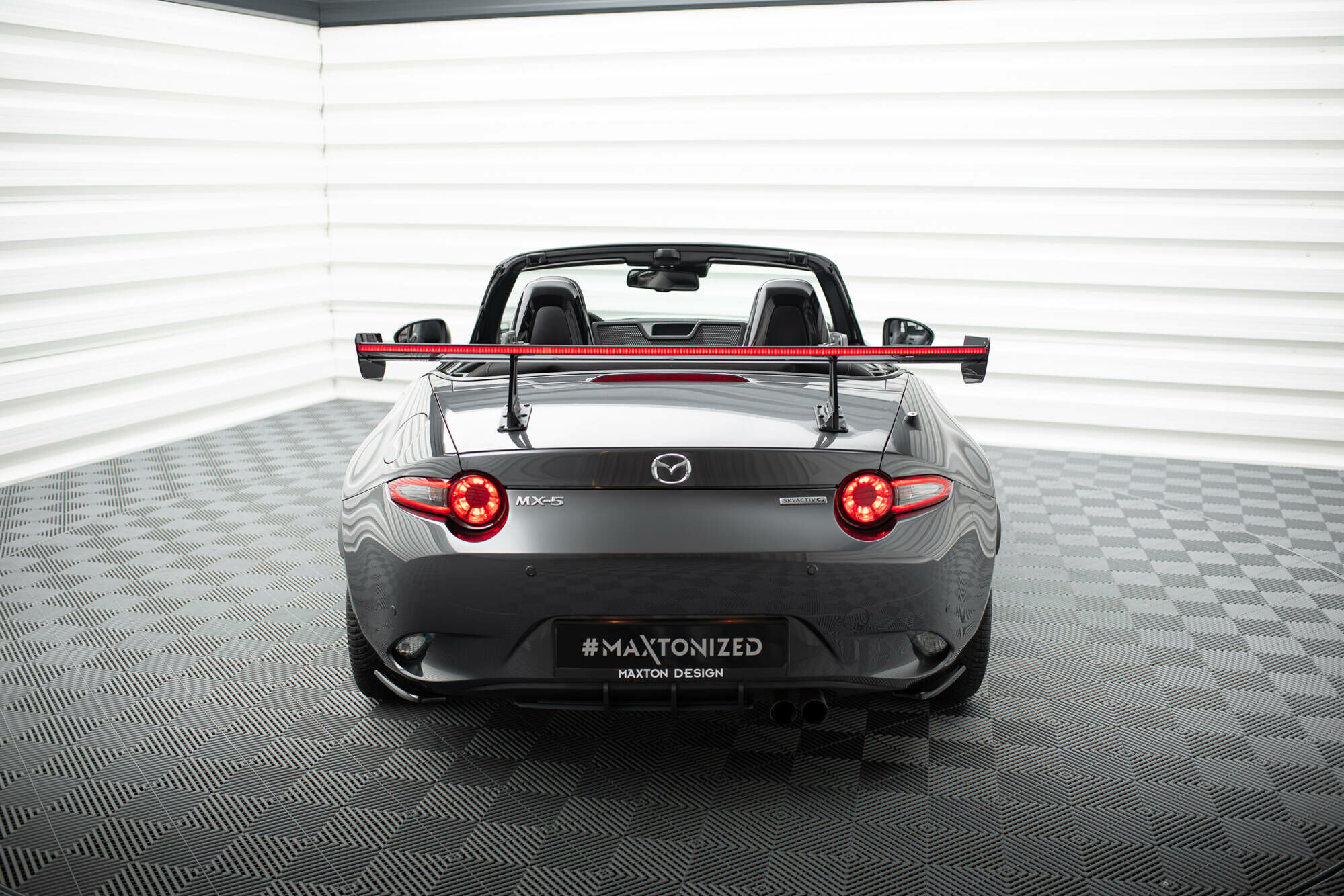 MAXTON DESIGN CARBON尾翼(含LED) MAZDA MX-5 ND 2016-