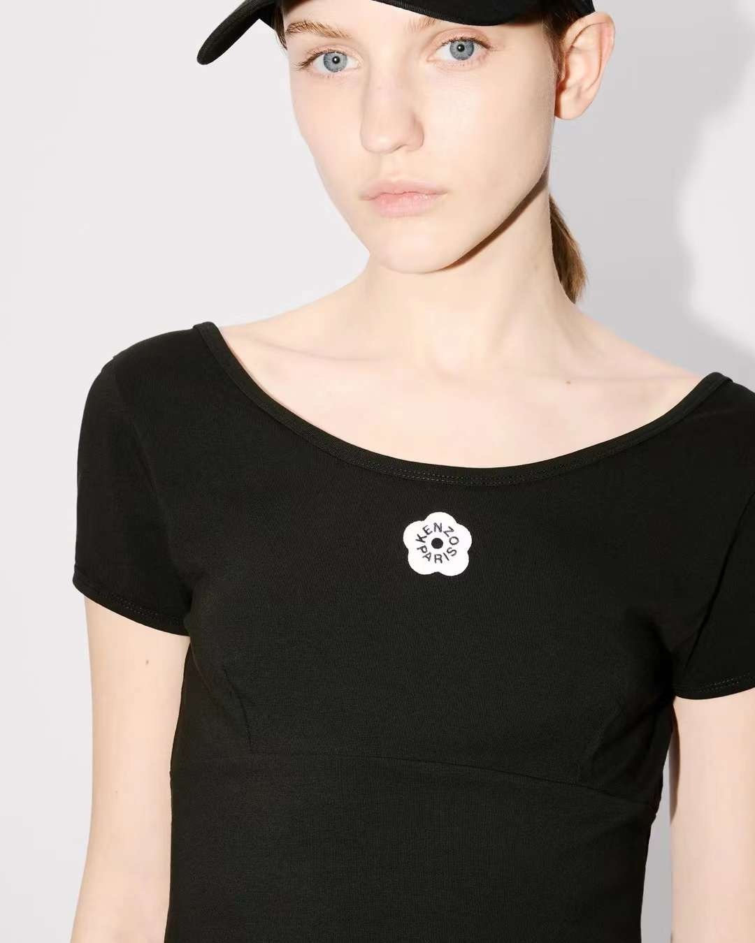Kenzo  黑色簡約花花LOGO tee -M