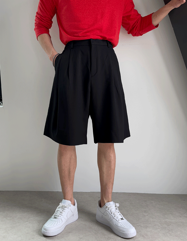 阿倫百慕達西裝短褲