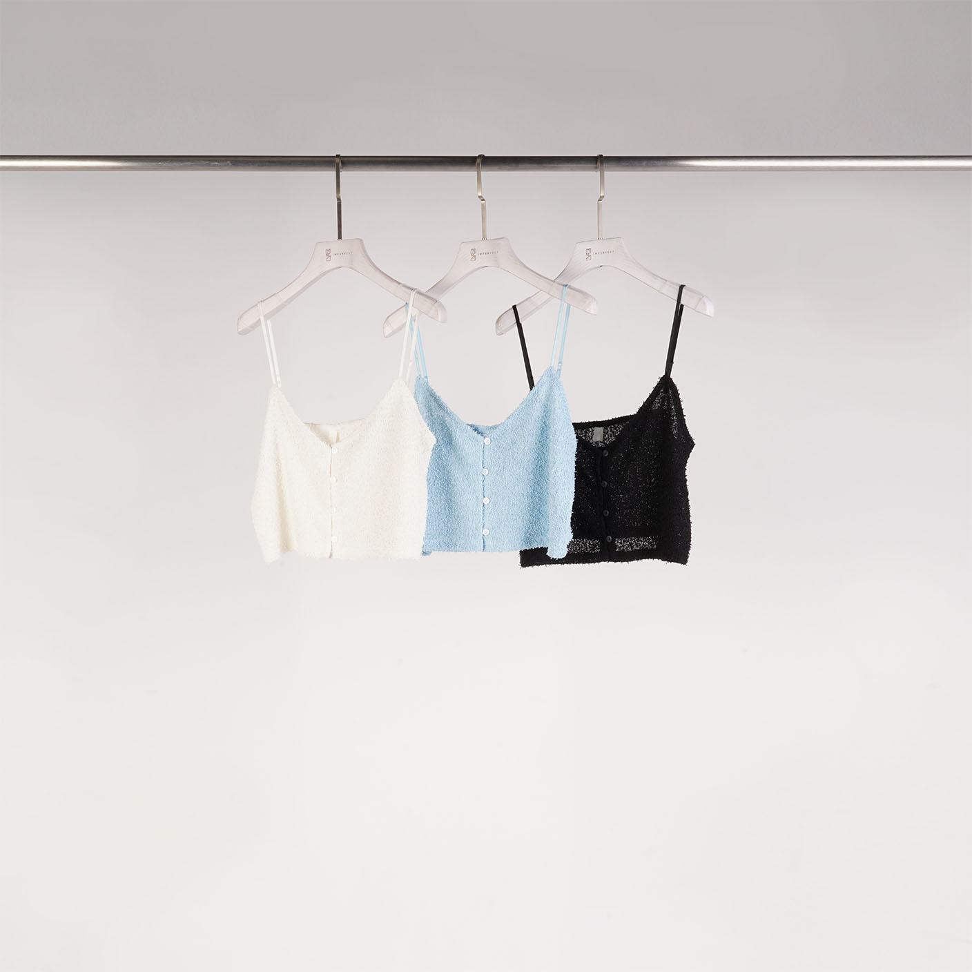 質感細肩4釦針織背心| 3色