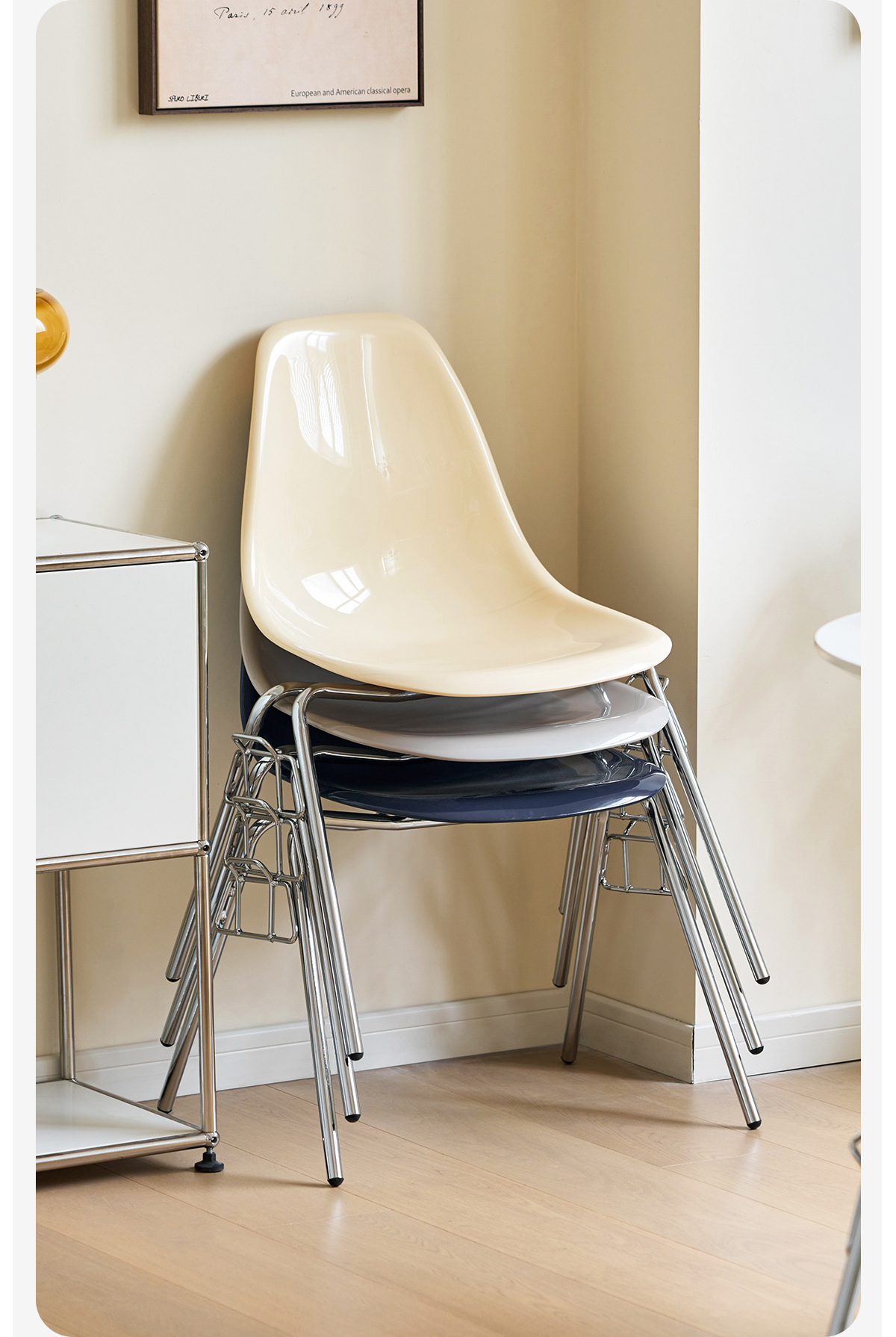 左下 伊姆斯餐椅