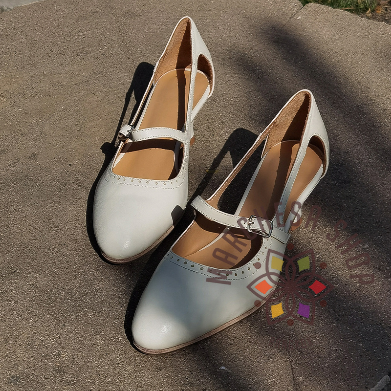 S3153 - 真皮全牛皮雕花鏤空一字帶尖圓頭低踭鞋