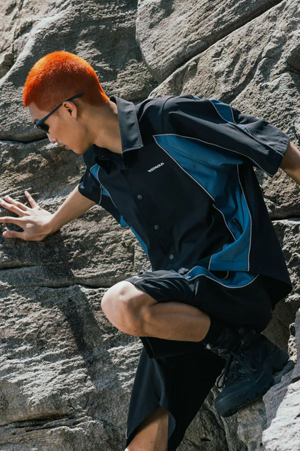 moun moun - 𝗪𝗜𝗦𝗗𝗢𝗠® 𝗫 𝗺𝗼𝘂𝗻 𝗺𝗼𝘂𝗻 拼色寬版短袖襯衫