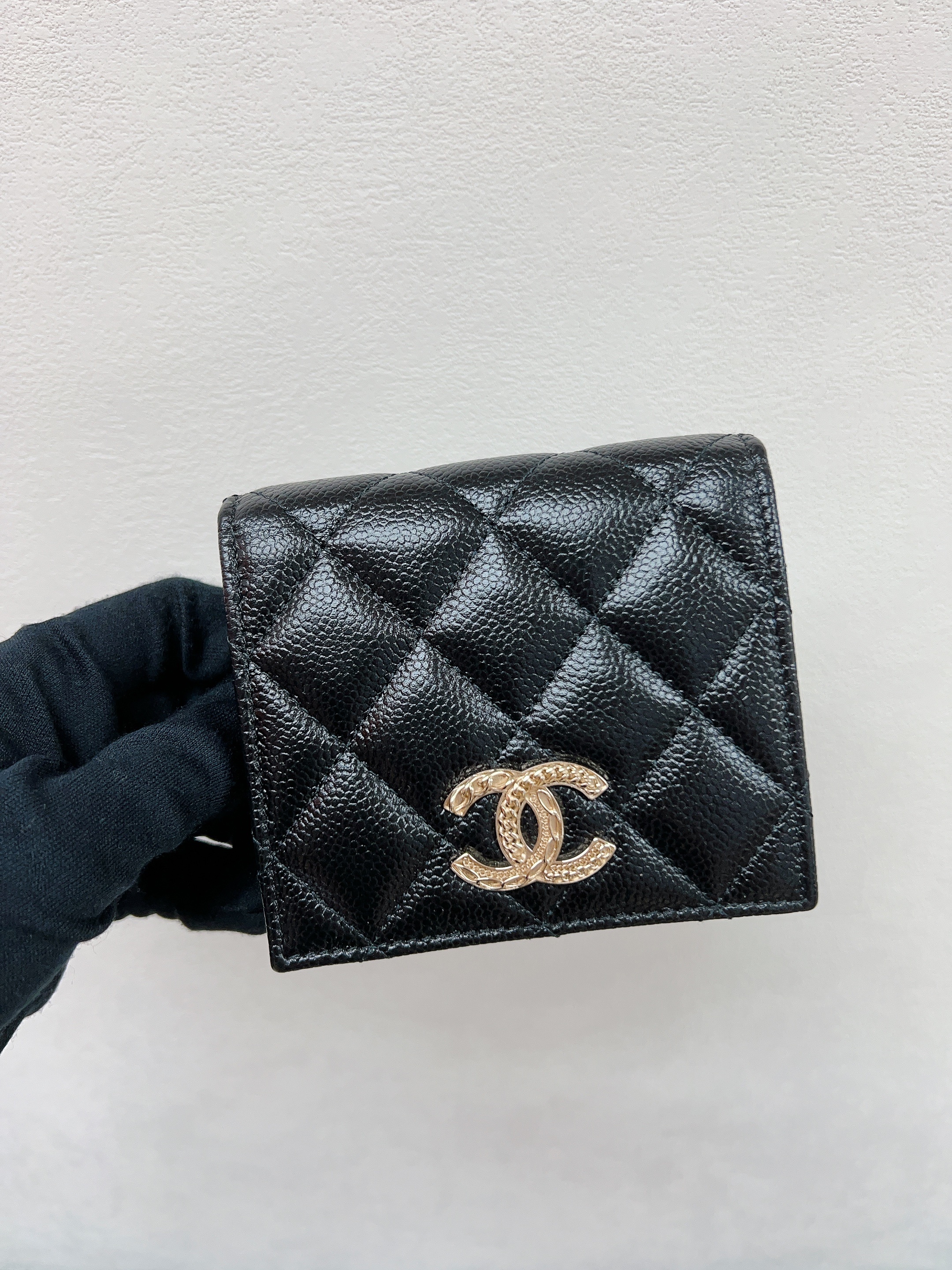 Chanel cc logo short wallet black caviar
