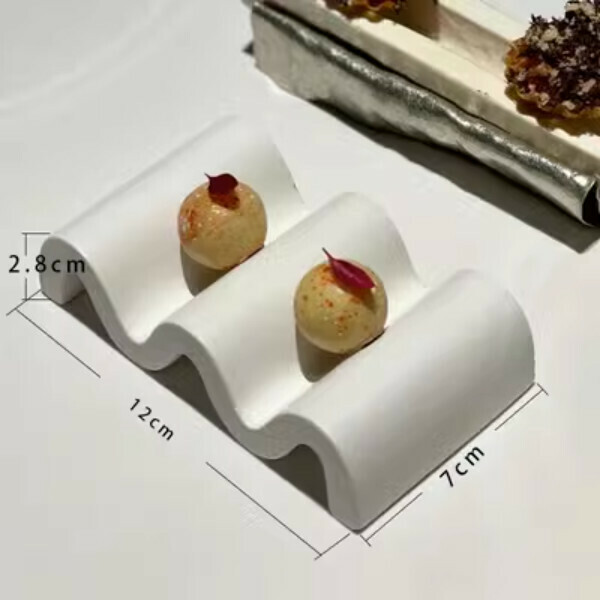 New ceramic Western cuisine wave dessert plate (wave dessert plate)