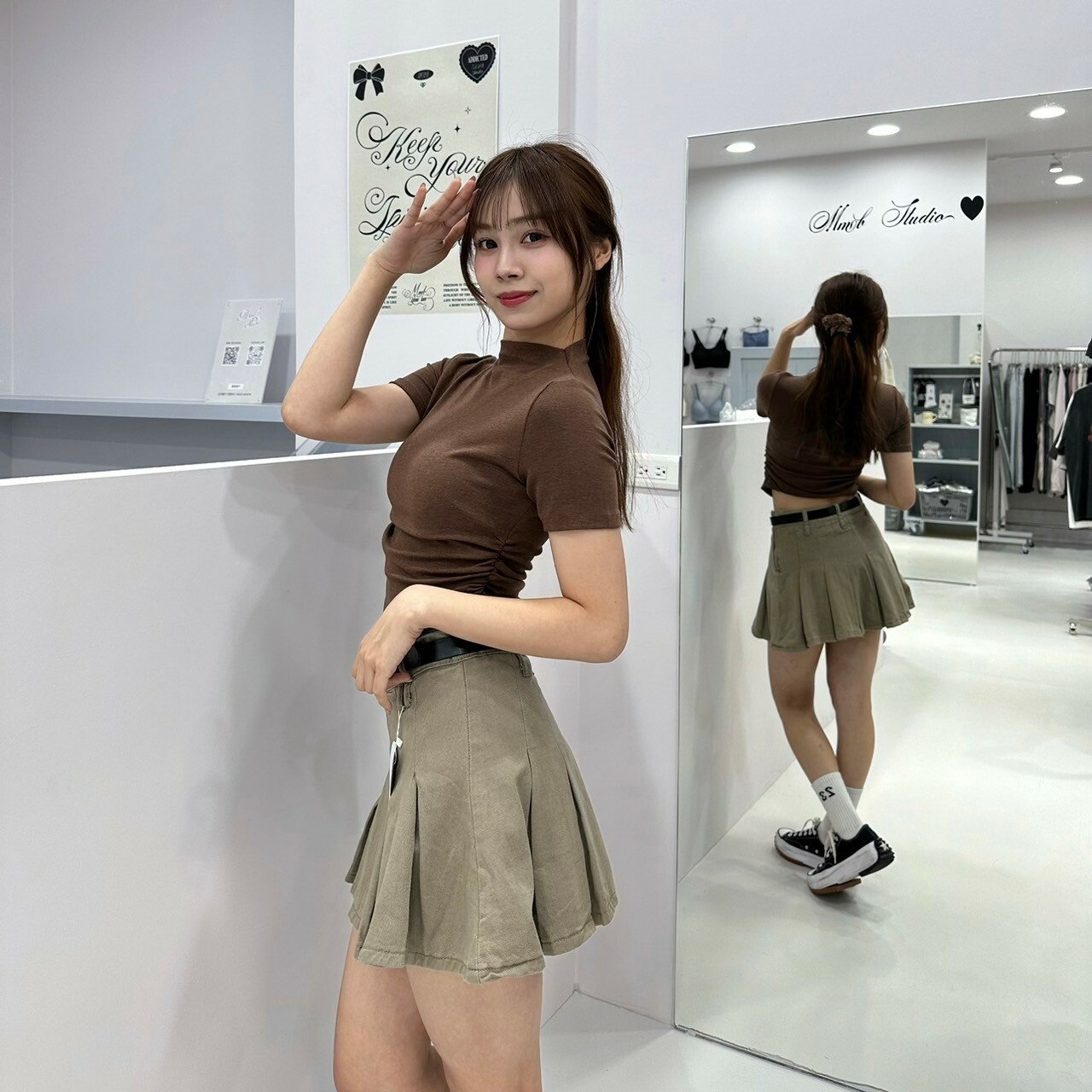 側抓皺立領短袖上衣