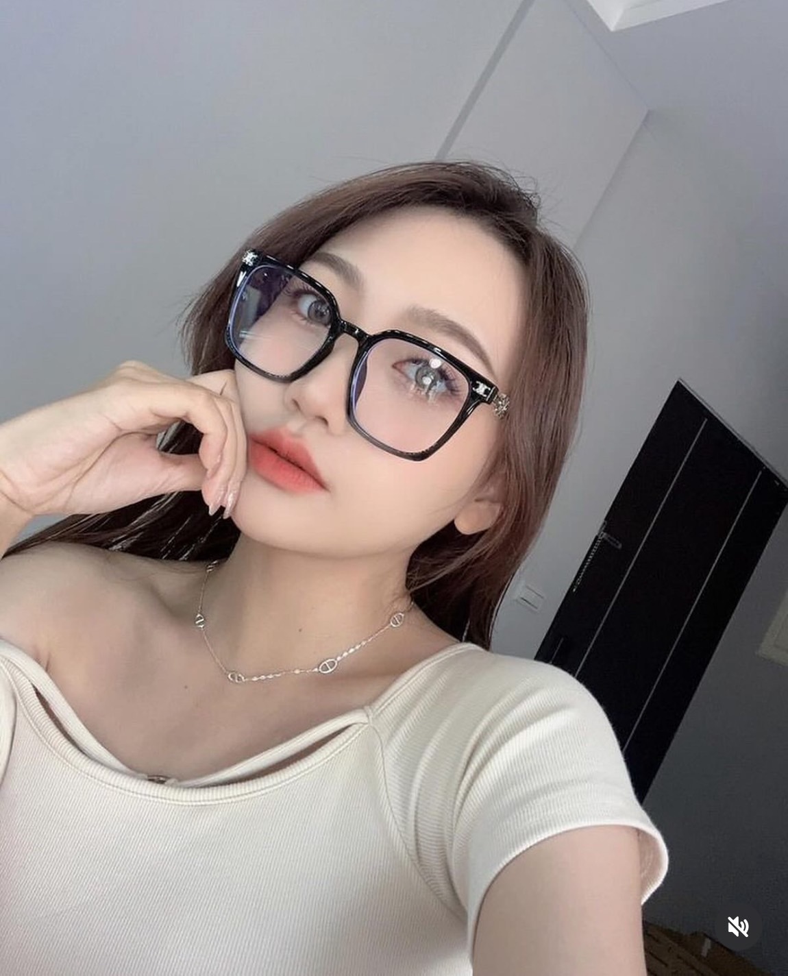 微光．切割豬鼻純銀鎖骨鏈