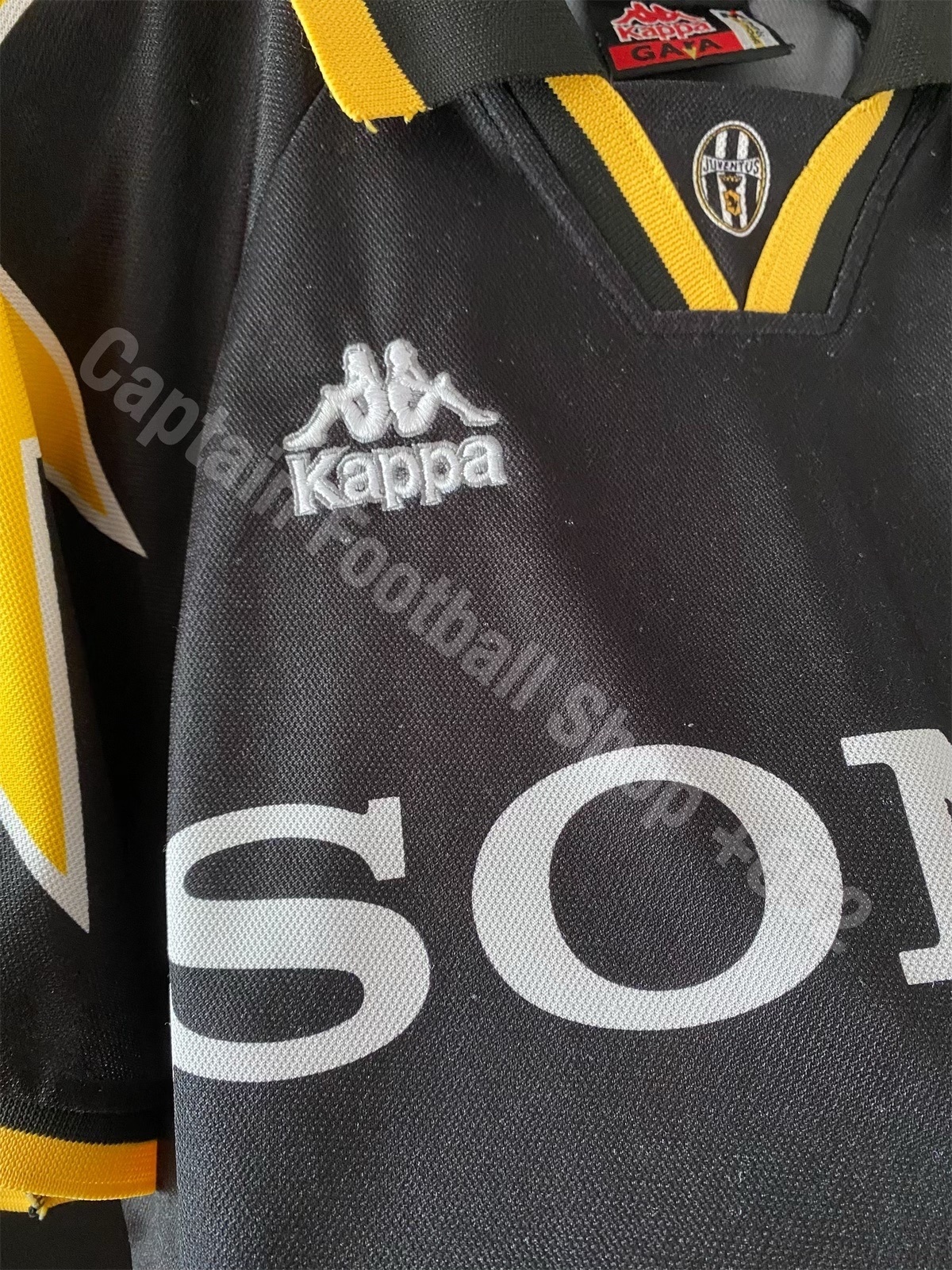 Juventus 1995-1996 Kappa Third Shirt