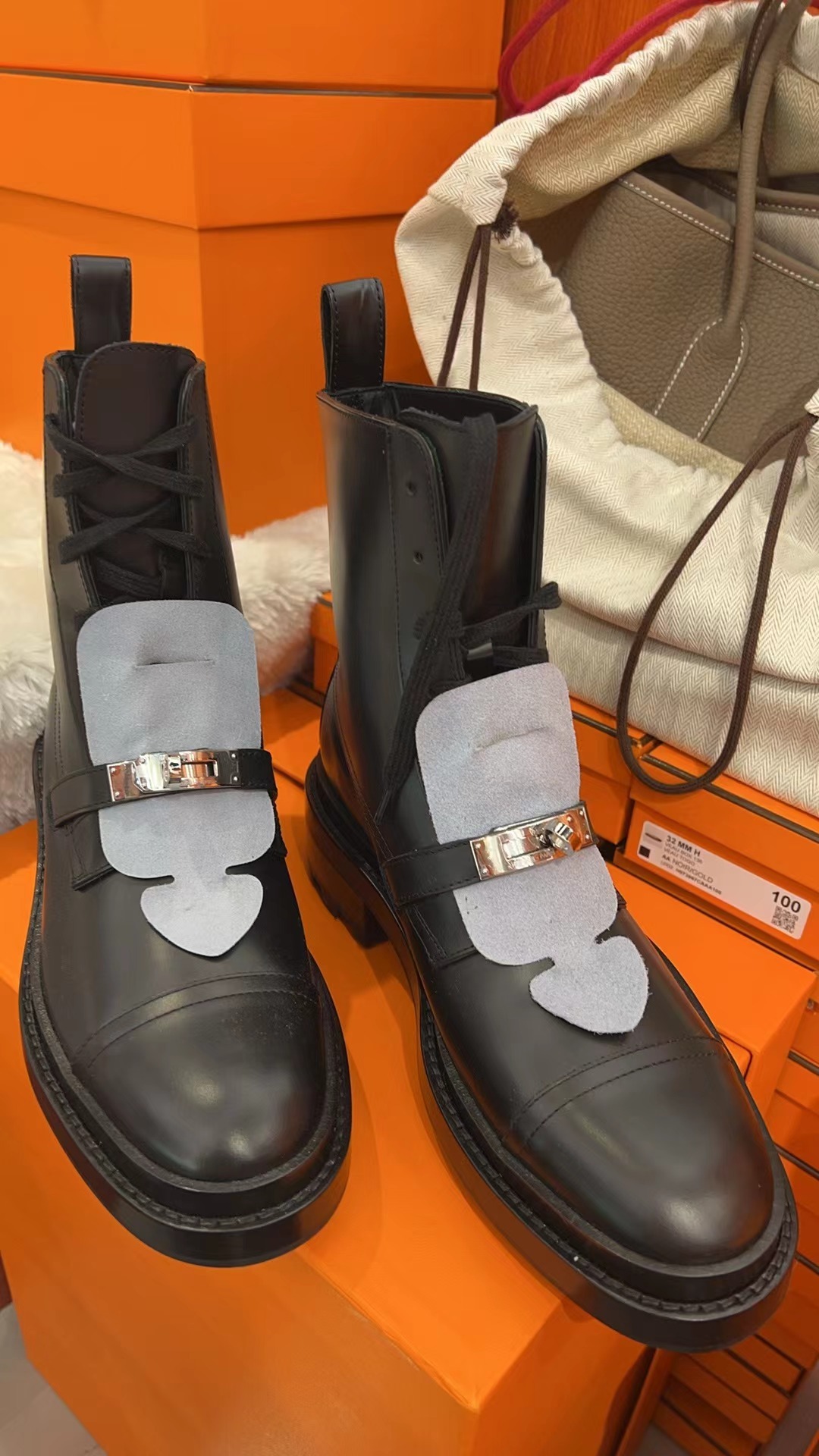 Hermes 銀扣黑色短靴 -M