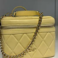 [S] KATE SPADE KG422 SMOOTH QUILTED TRUNK CROSSBODY,BUTTER, 196021466847 (SKS1161)