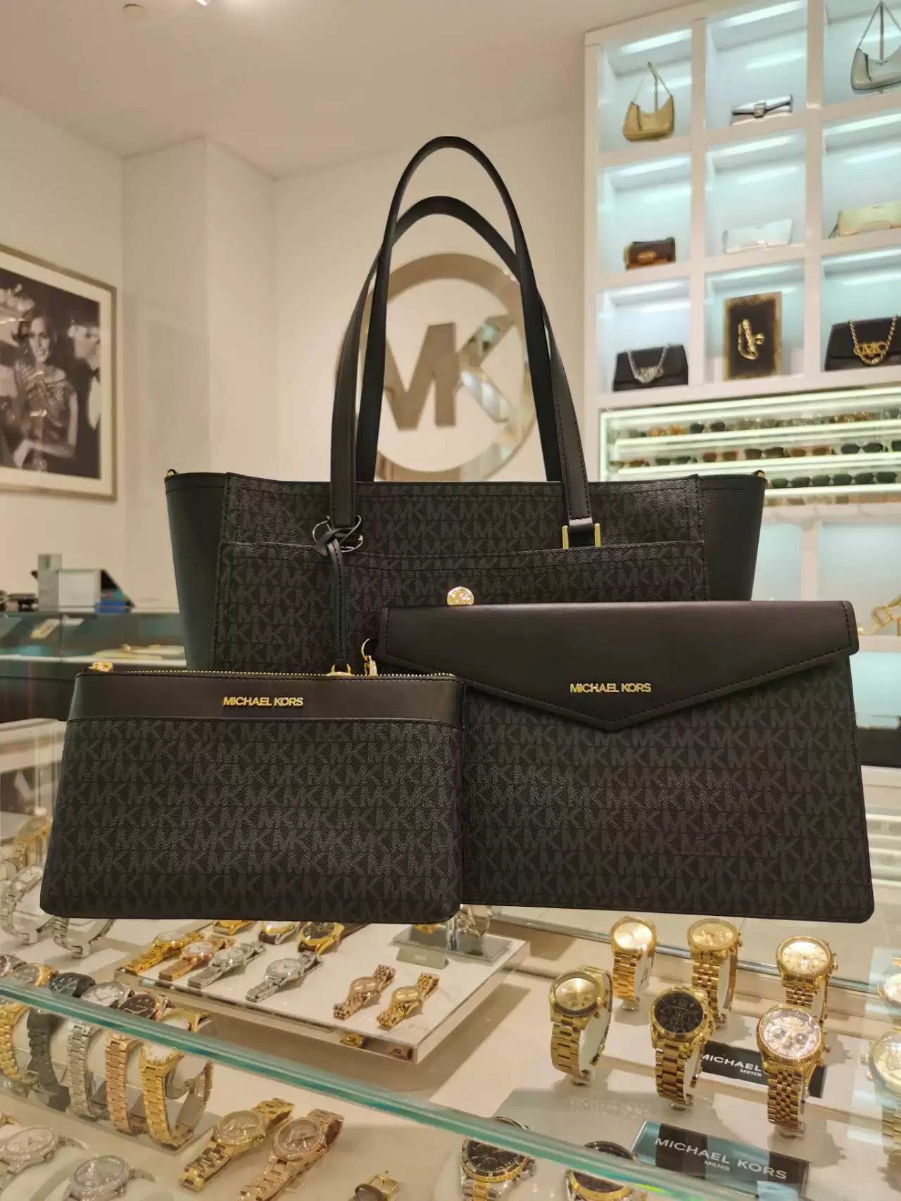 【預購】Michael Kors F072507 手袋3件套裝（黑色logo花）