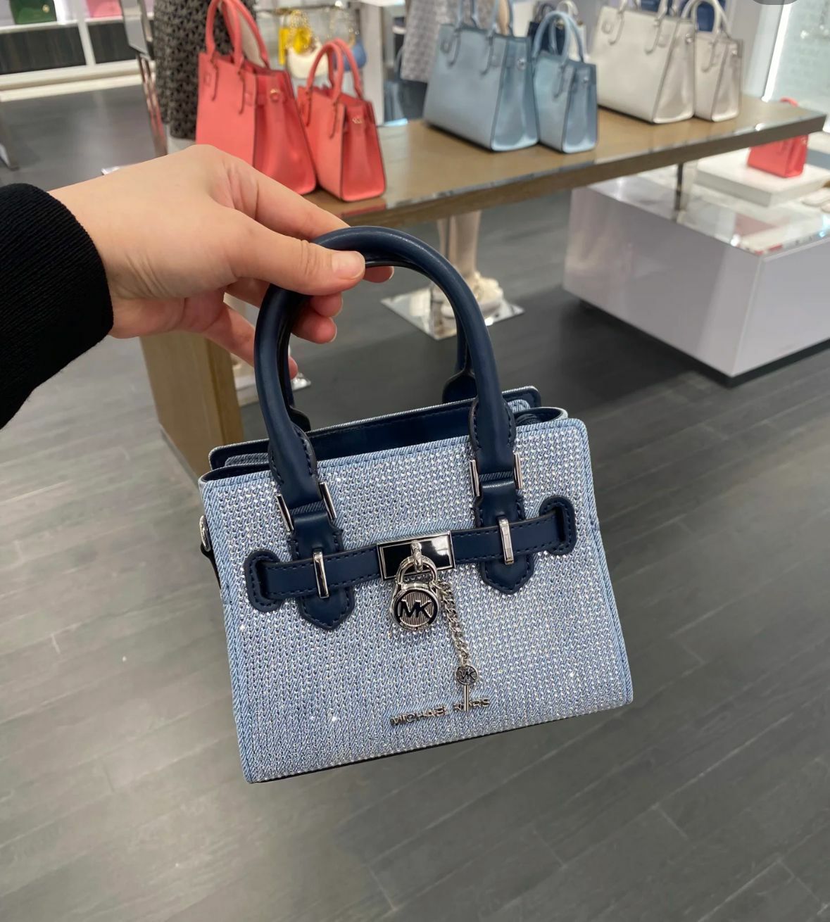 【預購】Michael Kors F072513 水晶綴飾水洗牛仔包包