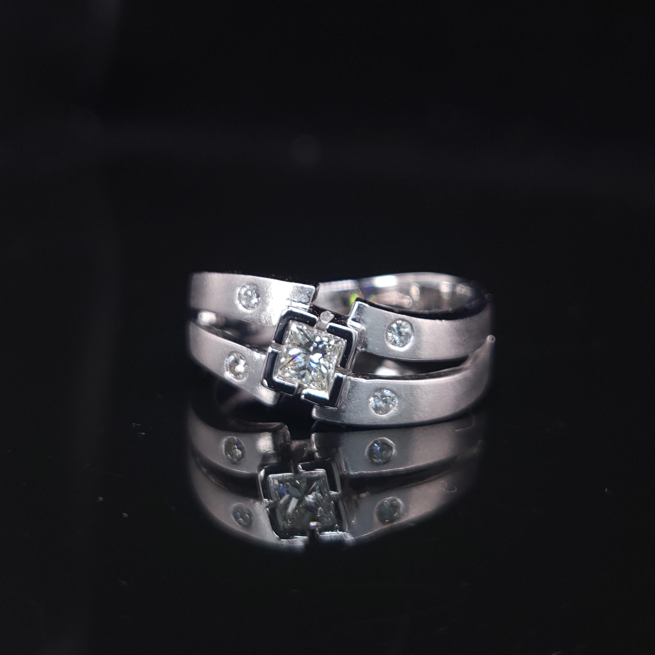 18K White Gold 0.33ct Princess Cut Diamond Ring