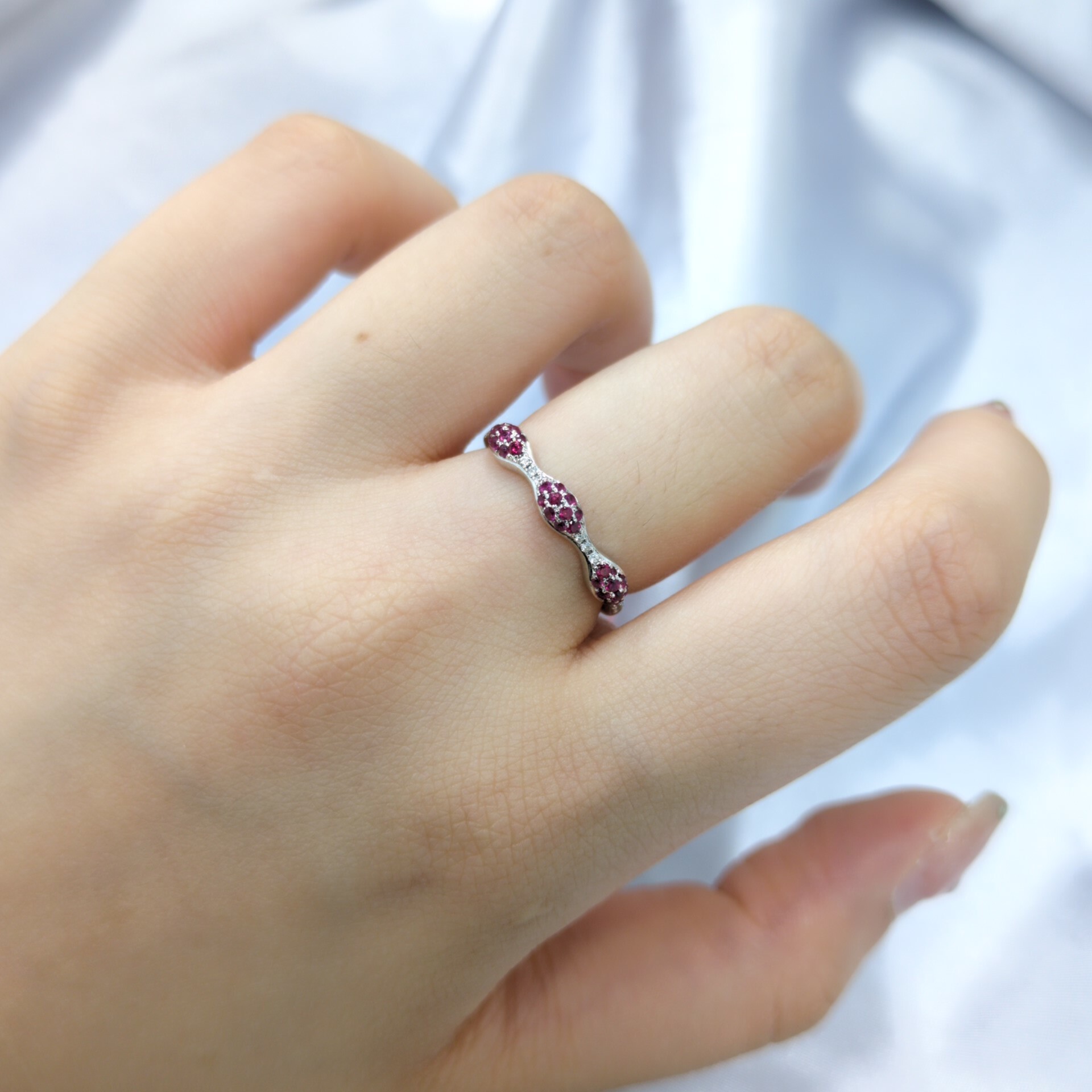 全新18K白金19份紅寶石配4份鑽石戒指